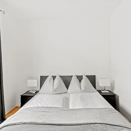 Farawayhomes #1 Apartment